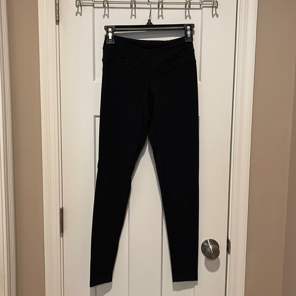 Lucy black leggings size small